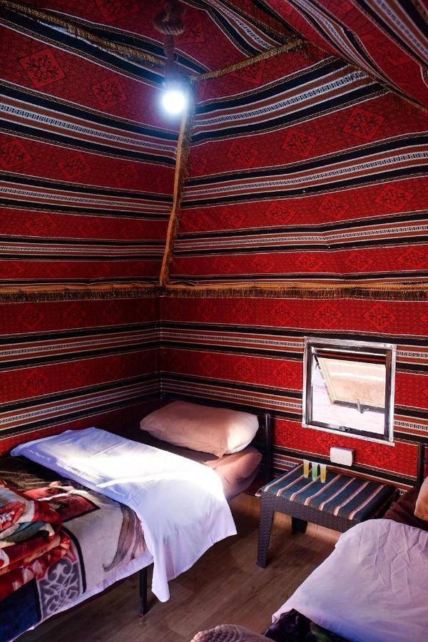Wadi Rum Bedouin Camp And Desert Tours المظهر الخارجي الصورة